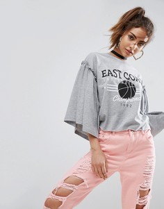 Футболка с рукавами клеш и принтом ASOS - Серый