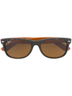 солнцезащитные очки New Wayfarer  Ray-Ban