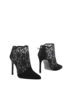 Полусапоги и высокие ботинки Stuart Weitzman