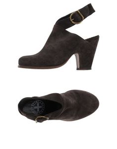 Мюлес и сабо Fiorentini+Baker