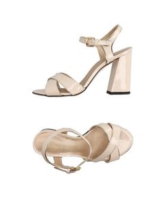 Сандалии Stuart Weitzman