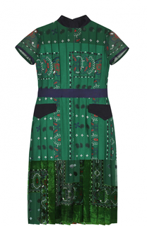 Приталенное плиссированное платье с принтом Sacai