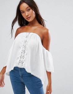 Топ с открытыми плечами QED London - Белый