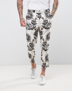Зауженные брюки с принтом ASOS - Кремовый