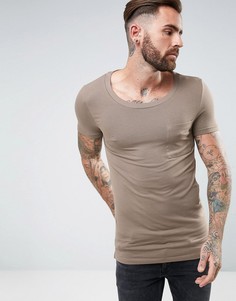 Коричневая обтягивающая футболка с глубоким вырезом и карманом на груди ASOS - Коричневый