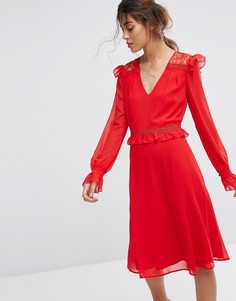 Приталенное платье миди с кружевными оборками Elise Ryan - Красный