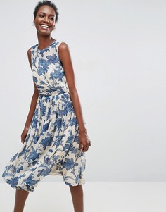 Платье миди с присборенной отделкой и синим принтом ASOS PREMIUM - Мульти