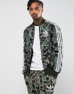 Зеленая куртка с камуфляжным принтом adidas Originals Superstar CD9303 - Зеленый