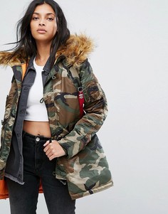 Парка с искусственным мехом на капюшоне и камуфляжным принтом Alpha Industries - Зеленый