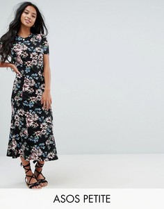 Чайное платье макси с цветочным принтом ASOS PETITE City - Темно-синий