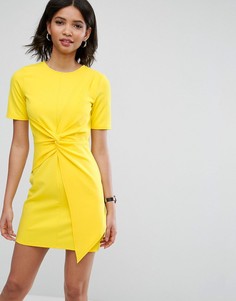 Короткое приталенное платье с перекрученным дизайном ASOS - Желтый