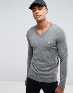 Серый джемпер с V-образным вырезом и логотипом Abercrombie &amp; Fitch - Серый