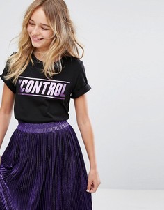 Футболка с текстовым принтом Monki - Черный