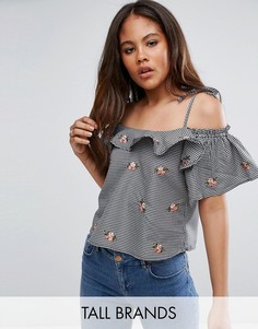 Топ в клеточку с открытыми плечами и оборкой New Look Tall - Черный