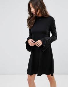 Свободное платье с расклешенными рукавами Only - Черный