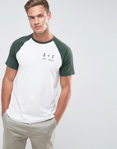 Бело-зеленая бейсбольная футболка с рукавами реглан и принтом логотипа Abercrombie &amp; Fitch - Белый