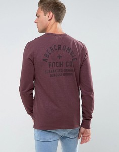 Бордовый облегающий лонгслив с принтом на спине и логотипом Abercrombie &amp; Fitch - Красный