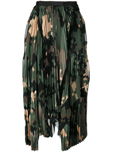 плиссированная камуфляжная юбка Sacai