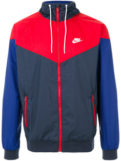 классическая ветровка Nike