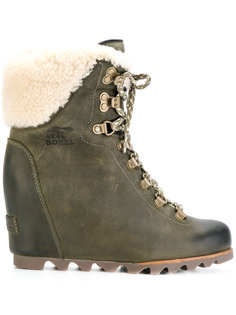 lace up boots  Sorel