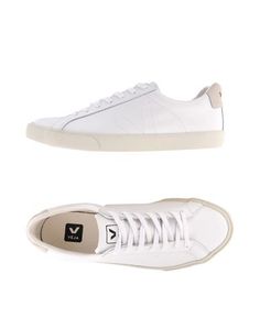Низкие кеды и кроссовки Veja