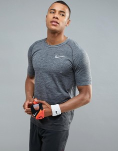 Серая футболка Nike Dri-FIT 886301-060 - Серый