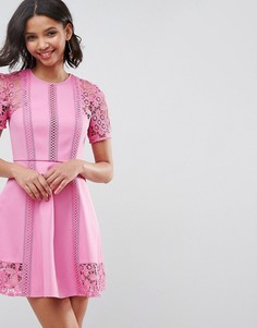 Платье мини с кружевной вставкой ASOS Premium - Розовый