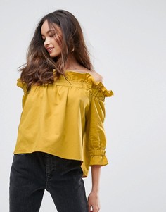 Саржевый топ с открытыми плечами и оборкой QED London - Желтый