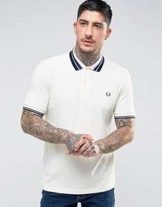 Поло кремового цвета приталенного кроя с контрастной окантовкой Fred Perry - Кремовый