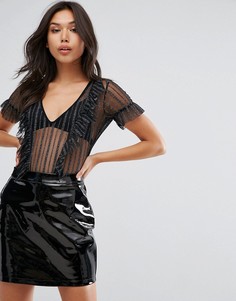 Сетчатое боди с оборками PrettyLittleThing - Черный