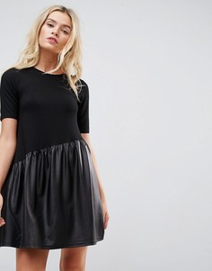 Свободное платье мини с асимметричной полиуретановой вставкой ASOS - Черный
