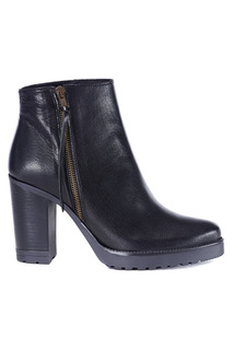 ankle boots UMA