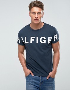 Темно-синяя футболка с большим логотипом на груди Tommy Hilfiger Denim - Темно-синий