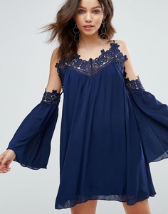 Свободное платье с открытыми плечами и отделкой кроше Parisian - Темно-синий