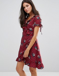 Платье с запахом, принтом пейсли и оборками Uttam Boutique - Красный