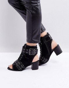 PrettyLittleThing Buckle Detail Heeled Open Toe Boots - Черный