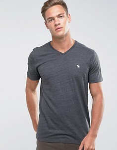 Серая облегающая футболка с V-образным вырезом и логотипом Abercrombie &amp; Fitch - Серый