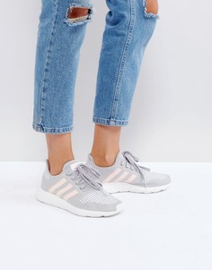 Серо-розовые кроссовки с полосками adidas Originals Swift Run - Серый