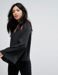 Свободный топ с расклешенными рукавами и сетчатыми вставками Boohoo - Черный