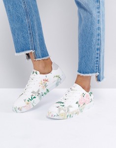 Кроссовки на шнуровке с цветочным принтом New Look - Розовый