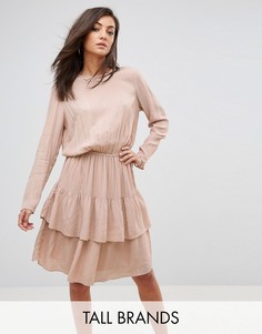 Платье с длинными рукавами и ярусными оборками Y.A.S Tall - Розовый