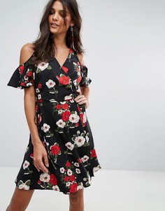 Платье с цветочным принтом, запахом и открытыми плечами Boohoo - Черный