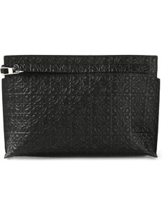 клатч с тисненым узором Loewe