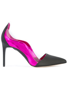Camille pumps Oscar de la Renta