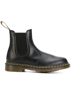 Chelsea boots Dr. Martens