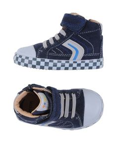 Низкие кеды и кроссовки Geox