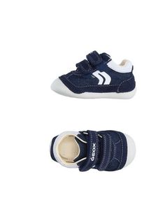 Низкие кеды и кроссовки Geox