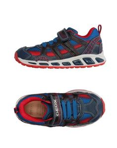 Низкие кеды и кроссовки Geox