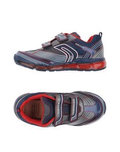 Низкие кеды и кроссовки Geox