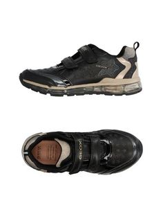 Низкие кеды и кроссовки Geox